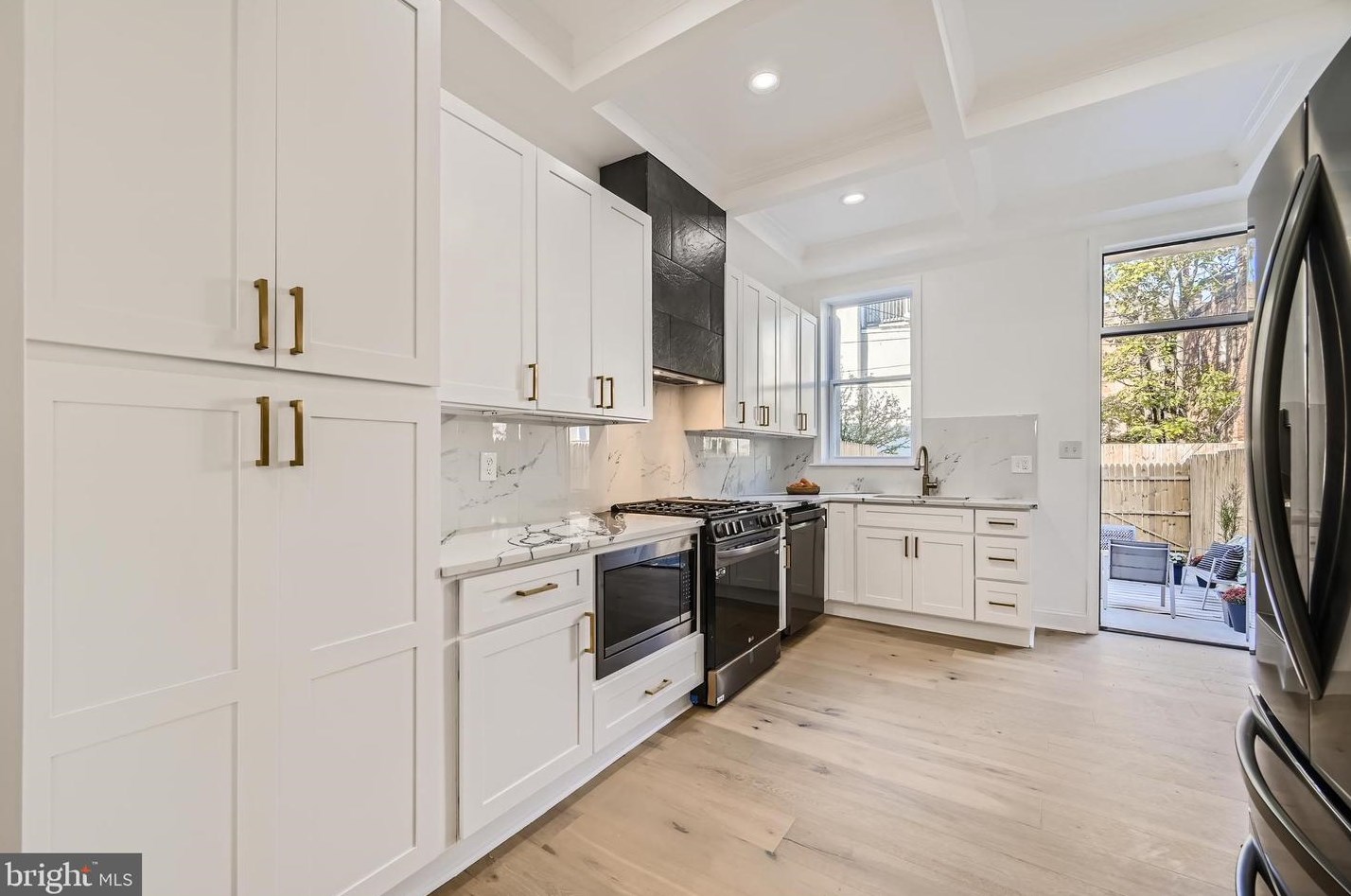 1606 Caroline St, Baltimore MD  21213-3332 exterior