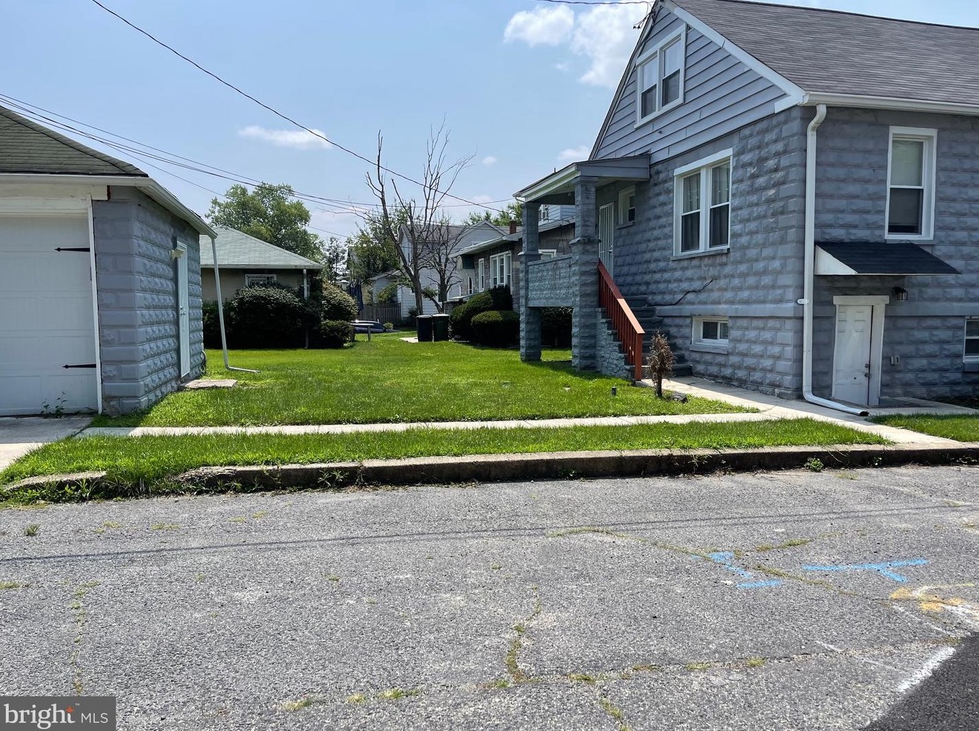 2504 Gibbons Ave, Baltimore, MD 21214-1905