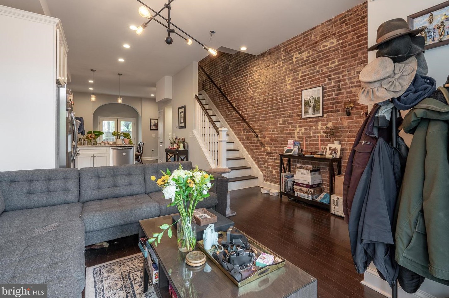 209 Mount Royal Ave, Baltimore, MD 21202-3912