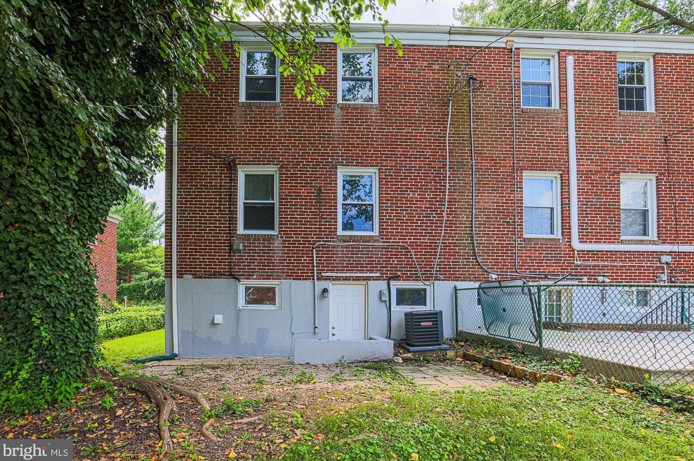 1010 Dartmouth Rd, Baltimore MD  21212-3227 exterior