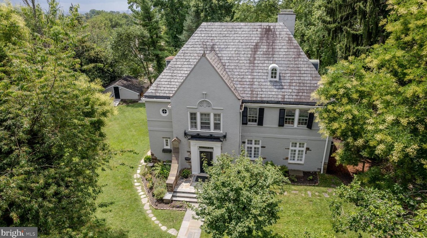 4102 Underwood Rd, Baltimore, MD 21218-1122