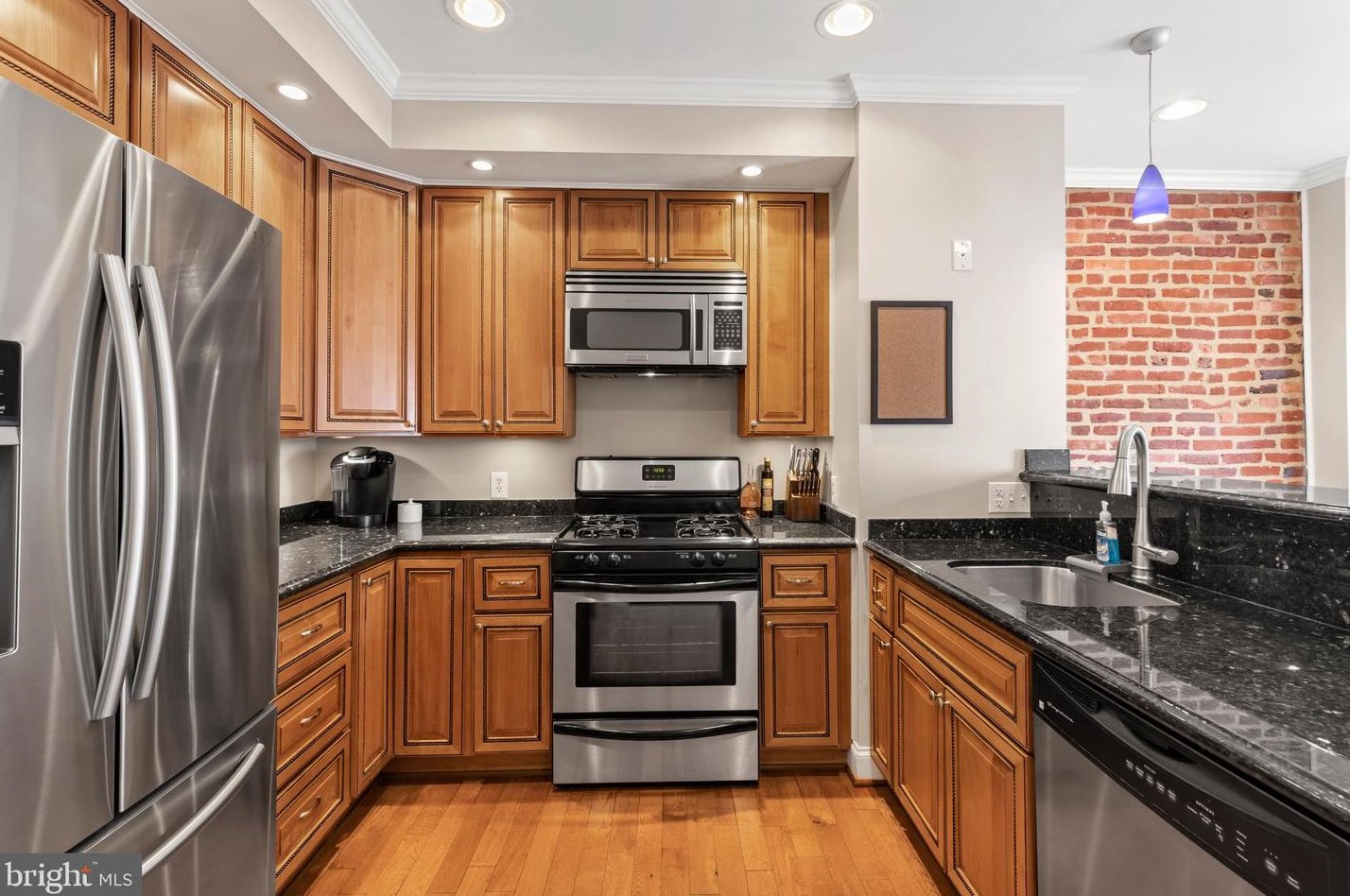 160 Curley St, Baltimore MD  21224-1331 exterior