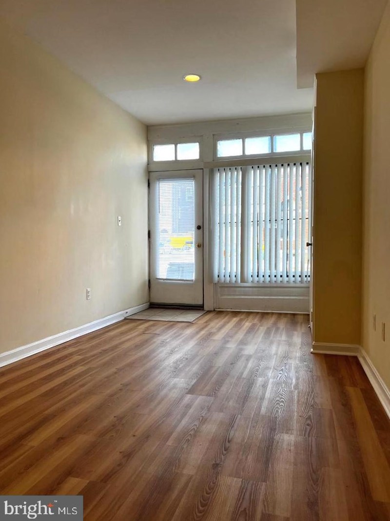 1637 Fleet St, Baltimore, MD 21231-2930