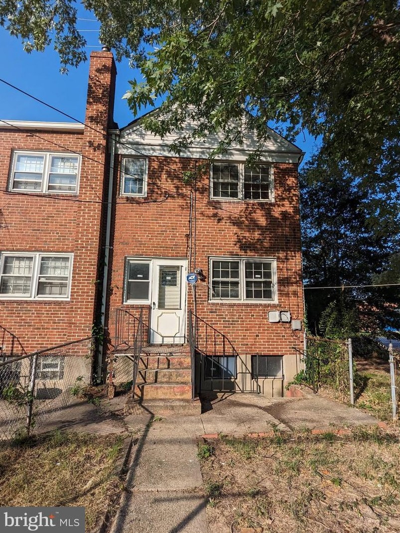 4013 Chesterfield Ave, Baltimore, MD 21213-2137