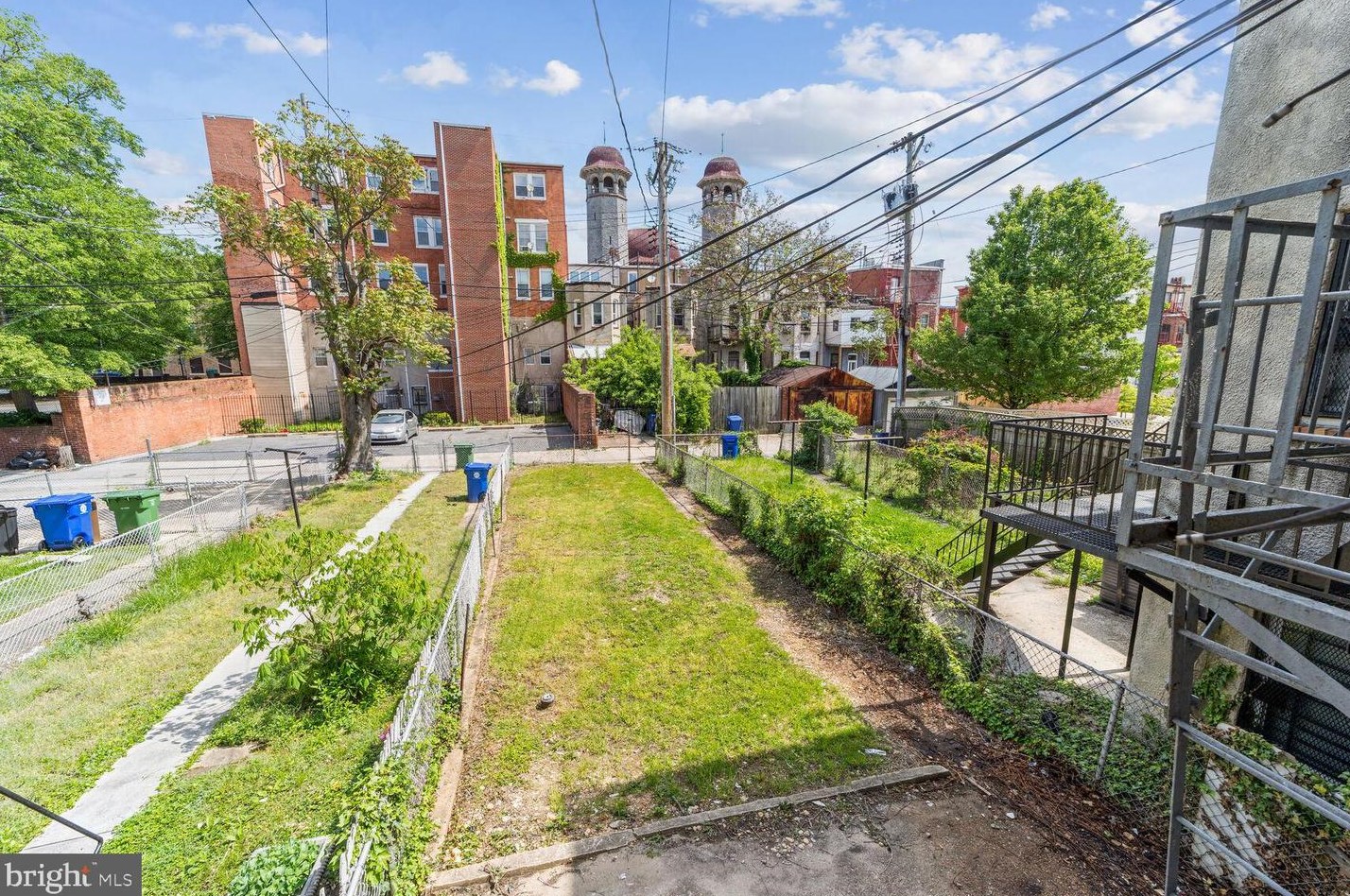 1909 Mcculloh St, Baltimore MD  21217-3584 exterior