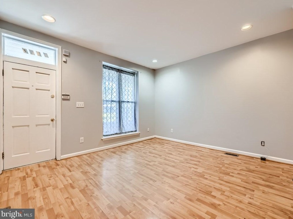 2705 Barclay St, Baltimore MD 21218-4707 exterior