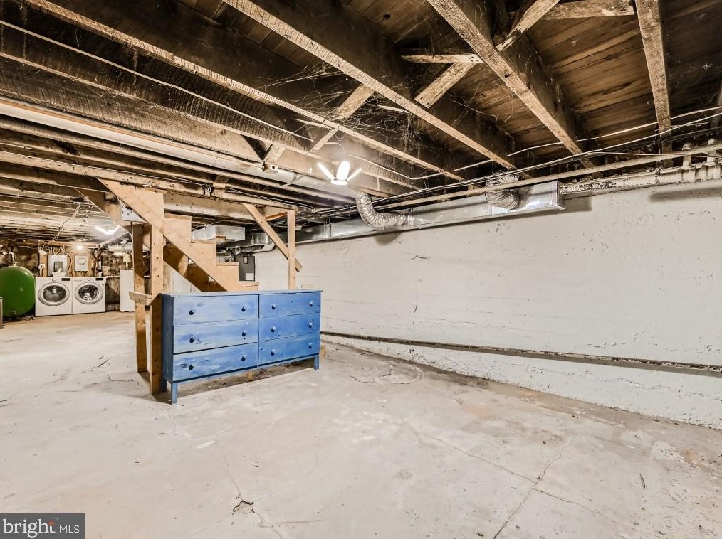 2705 Barclay St, Baltimore MD 21218-4707 exterior