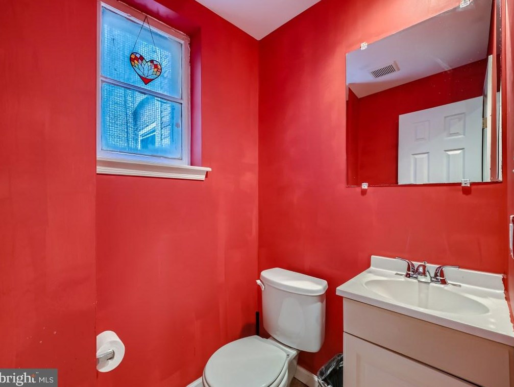 2705 Barclay St, Baltimore MD 21218-4707 exterior