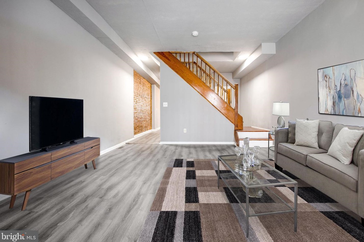 1621 Gilmor St, Baltimore, MD 21217-2307