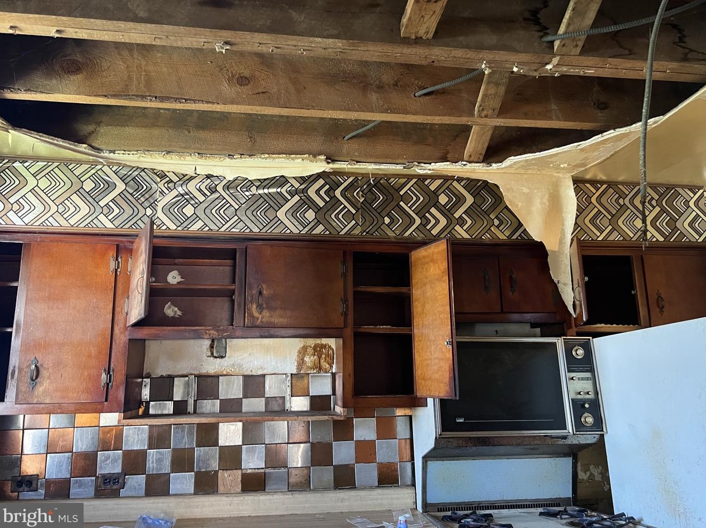 3498 Dolfield Ave, Baltimore MD  21215-7247 exterior