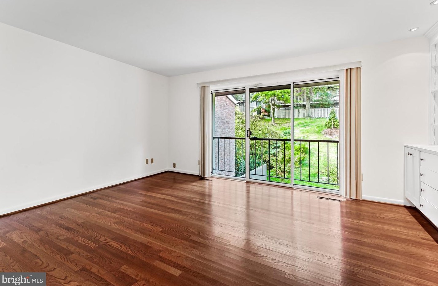 4 Palmer Grn Ct, Baltimore MD 21210-1502 exterior