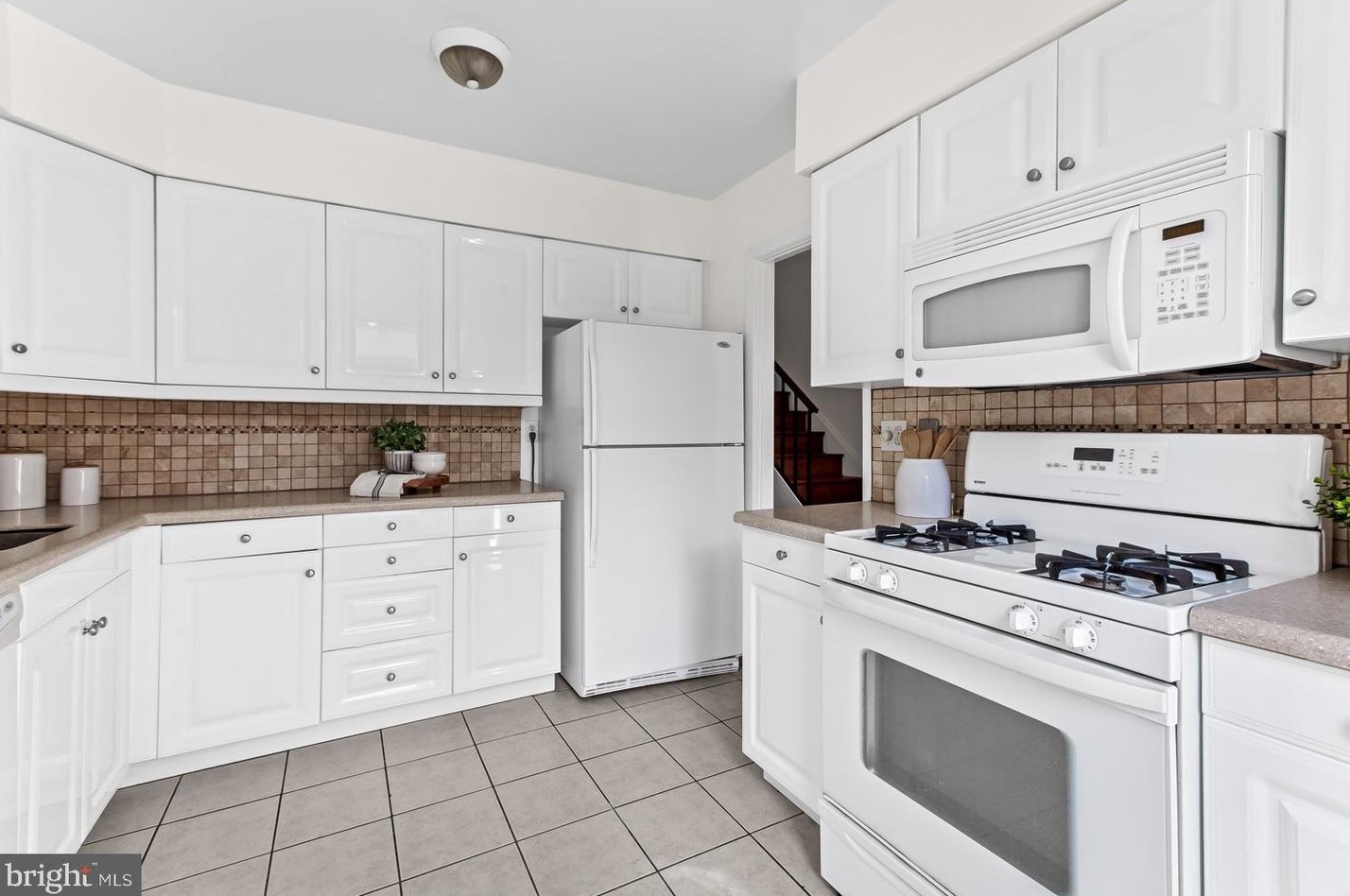 4 Palmer Grn Ct, Baltimore MD 21210-1502 exterior