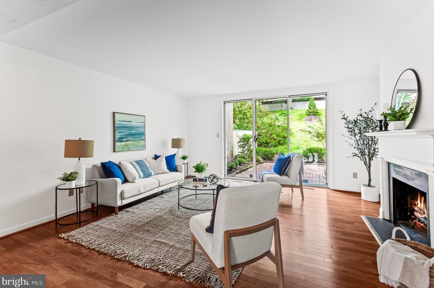 4 Palmer Grn Ct, Baltimore MD 21210-1502 exterior