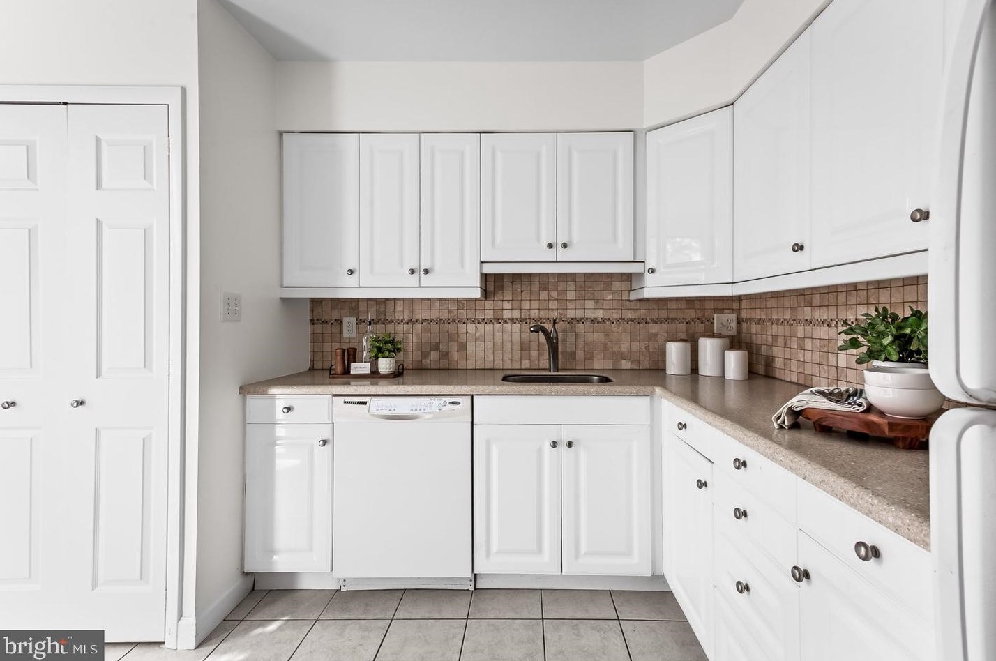 4 Palmer Grn Ct, Baltimore MD 21210-1502 exterior