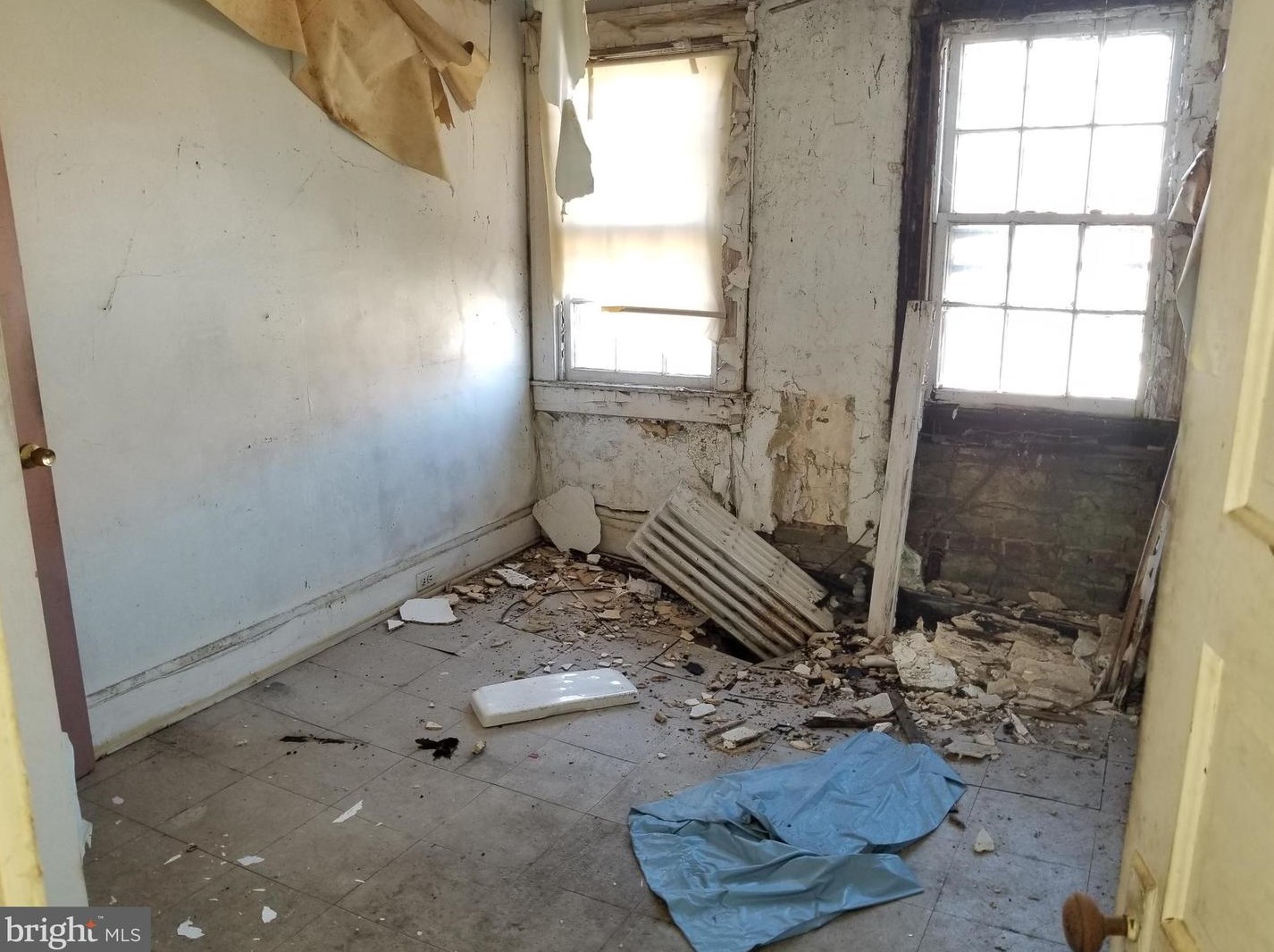 2528 Garrett Ave, Baltimore MD 21218-4824 exterior