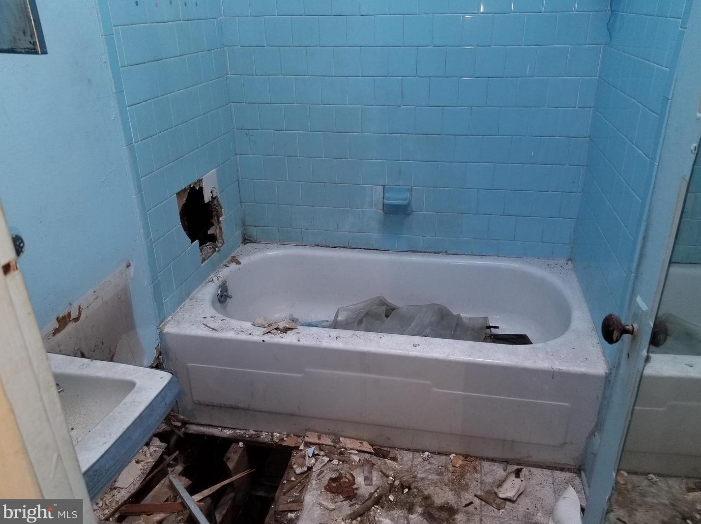 2528 Garrett Ave, Baltimore MD 21218-4824 exterior