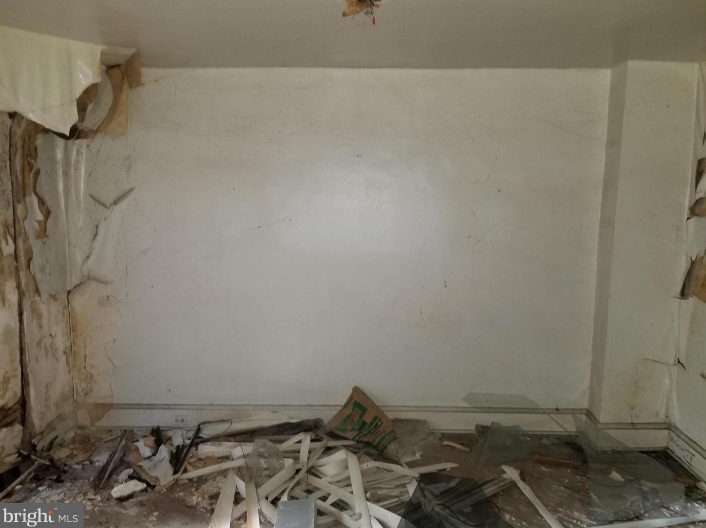 2528 Garrett Ave, Baltimore MD 21218-4824 exterior