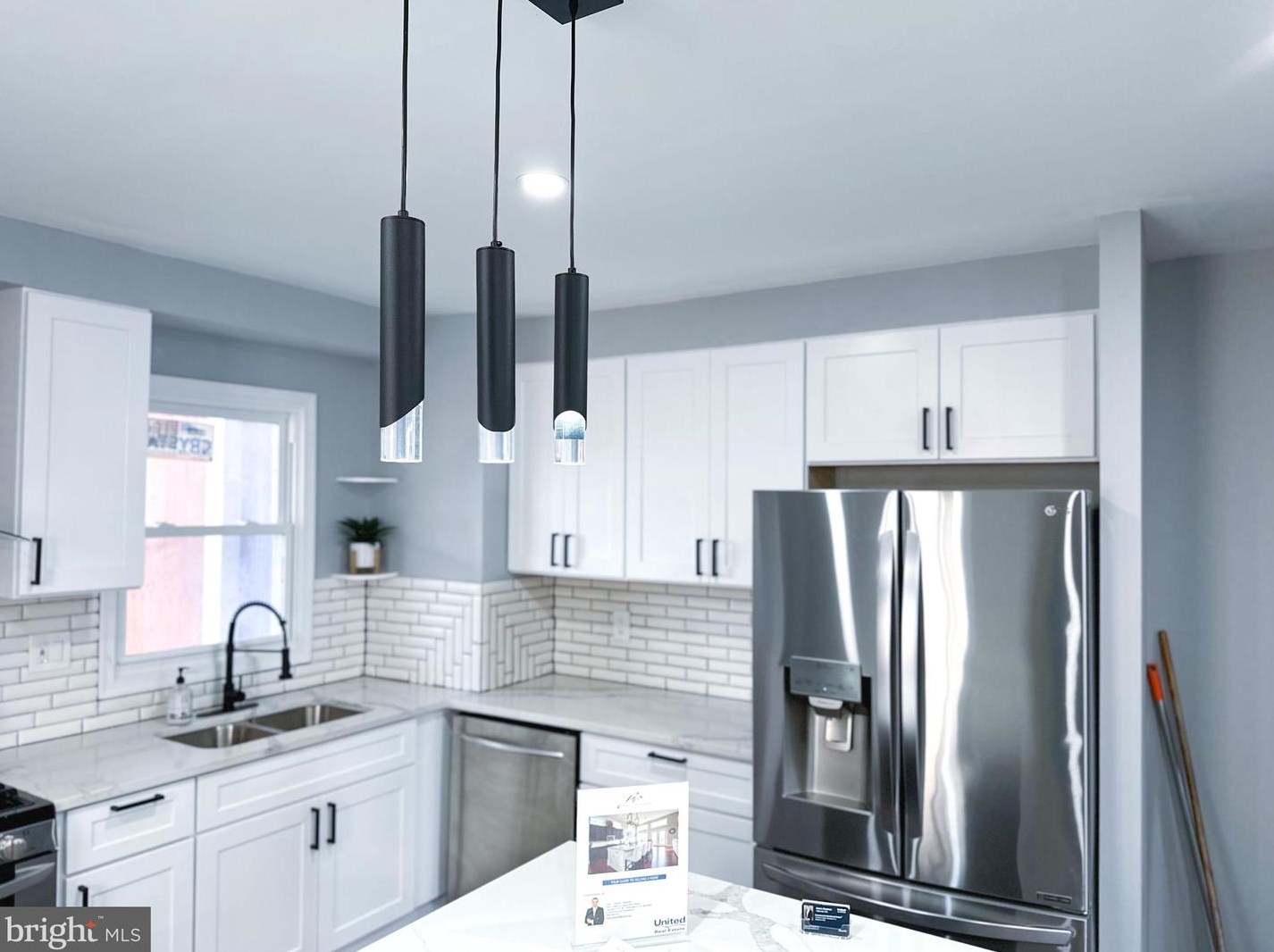 539 Pontiac Ave, Baltimore MD  21225-2002 exterior