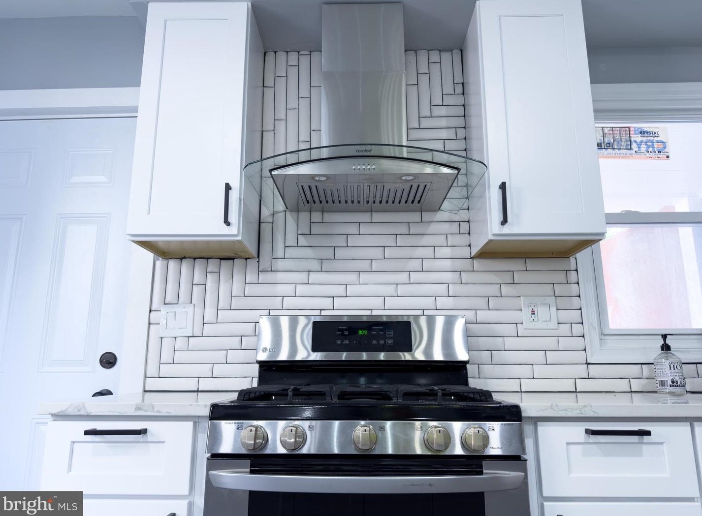 539 Pontiac Ave, Baltimore MD  21225-2002 exterior