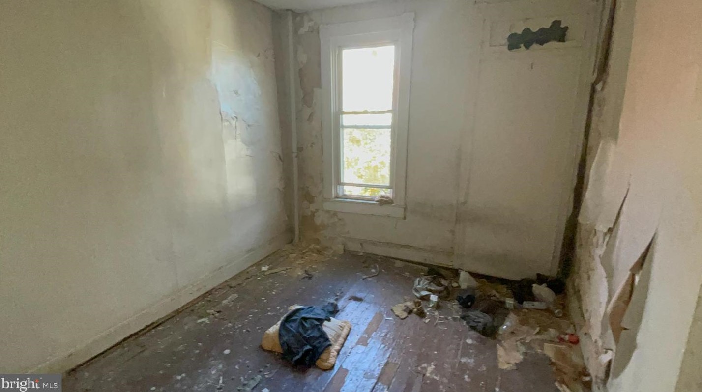 1737 Carey St, Baltimore MD  21217-1715 exterior