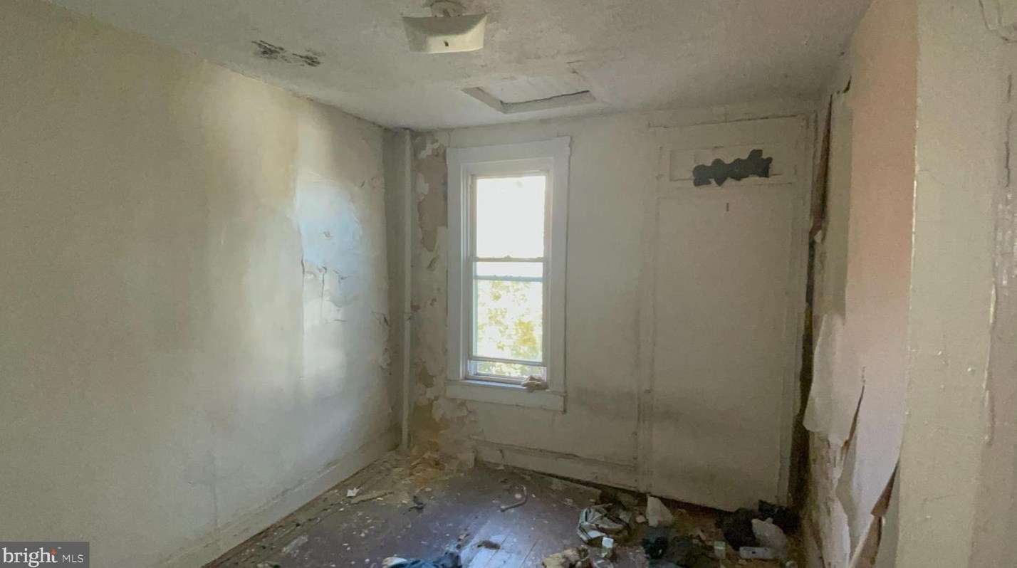 1737 Carey St, Baltimore MD  21217-1715 exterior