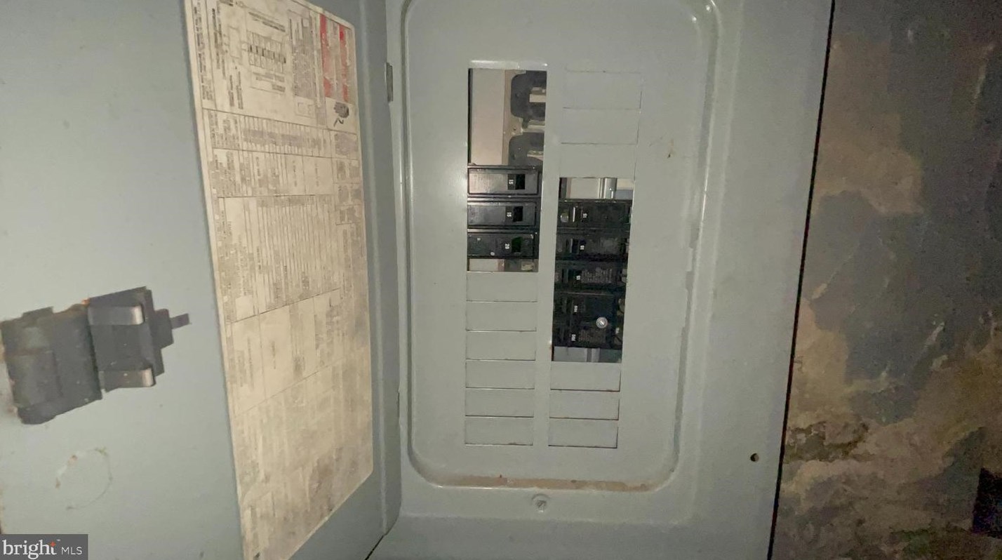 1737 Carey St, Baltimore MD  21217-1715 exterior