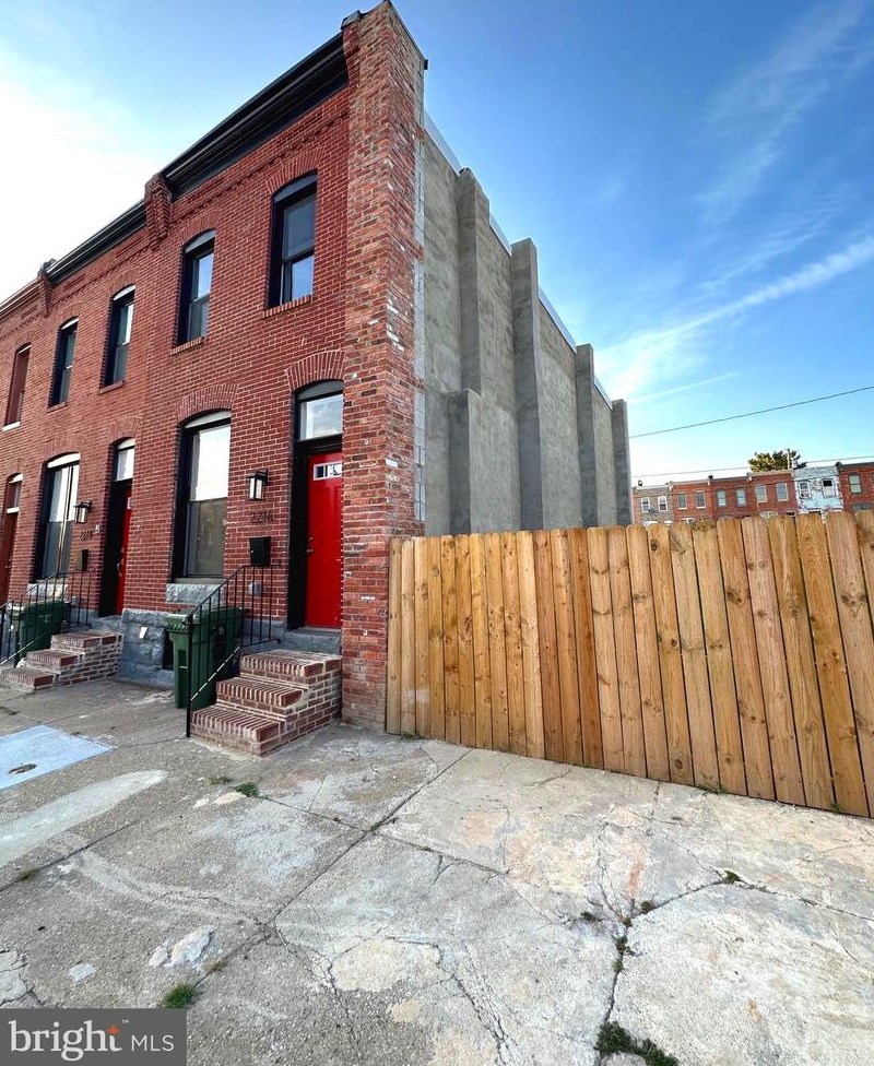2216 Chase St, Baltimore, MD 21213-3407