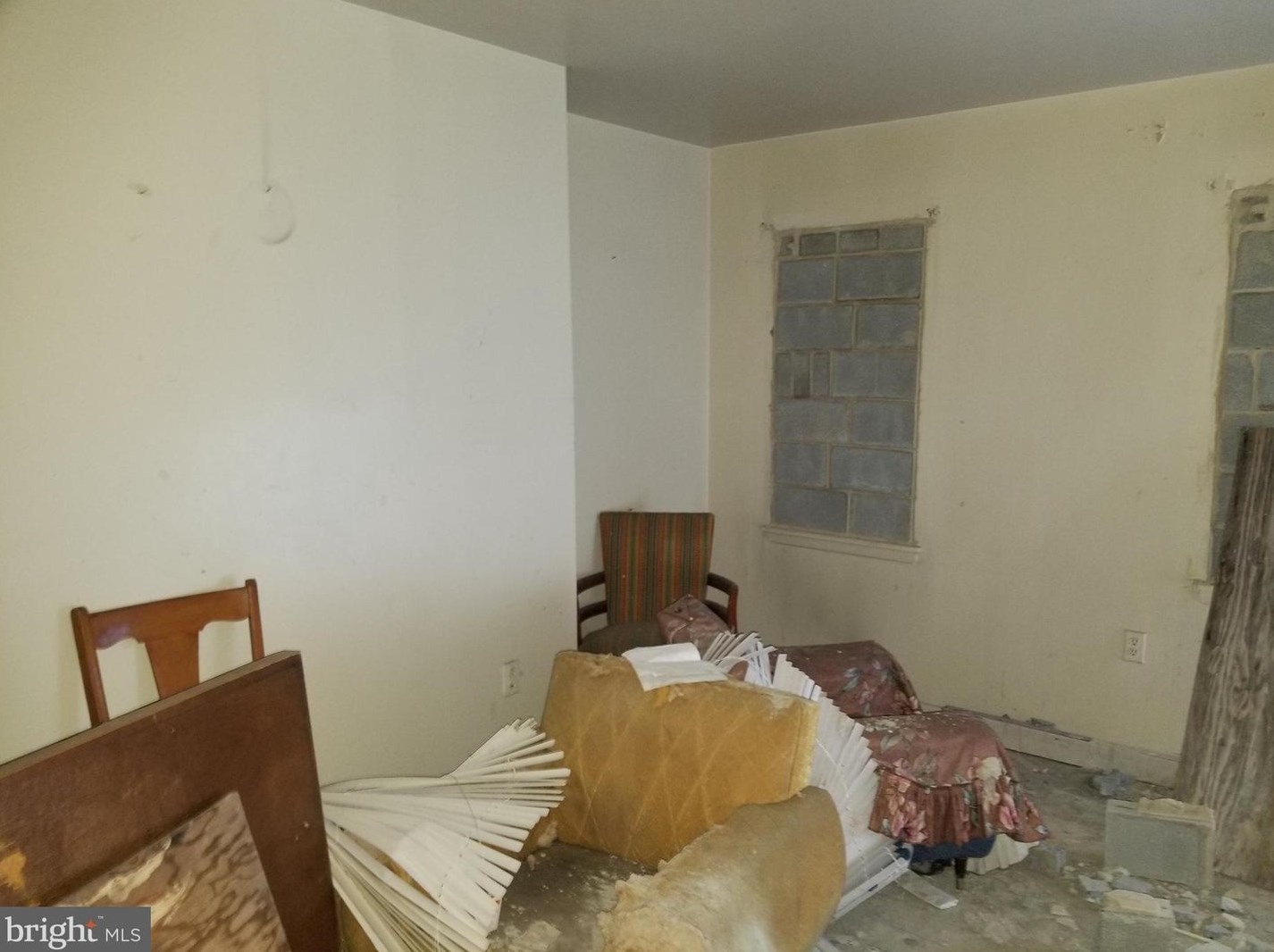 1613 Aisquith St, Baltimore, MD 21202-5801