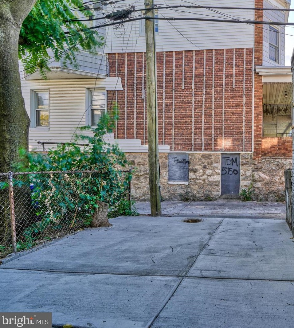1744 Moreland Ave, Baltimore MD  21216-3707 exterior