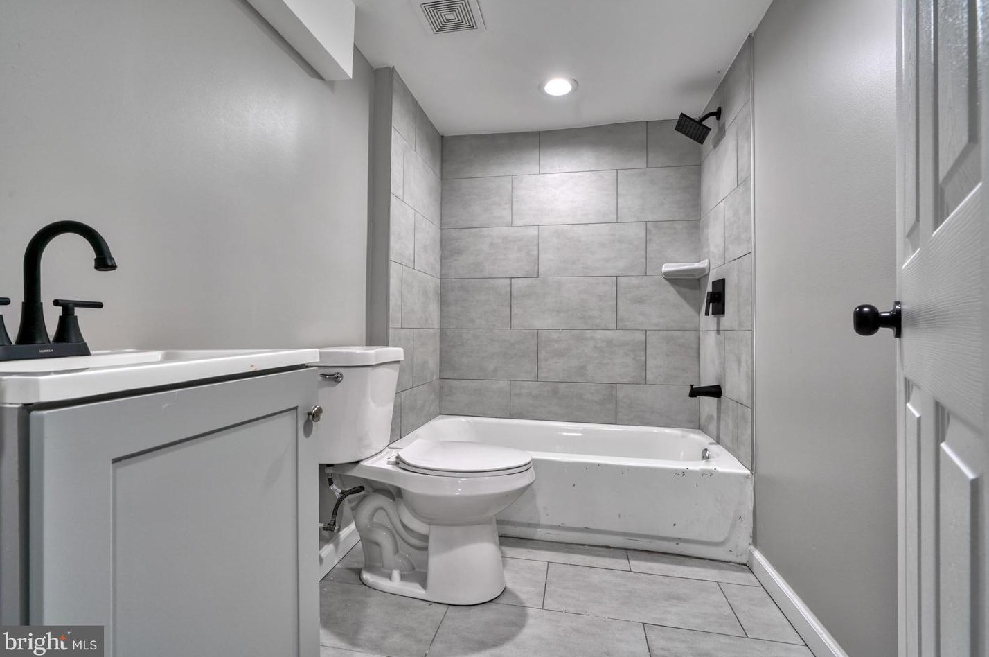 1744 Moreland Ave, Baltimore MD  21216-3707 exterior