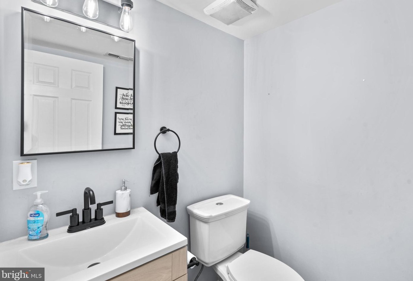 4406 Clydesdale Ave, Baltimore MD  21211-1207 exterior