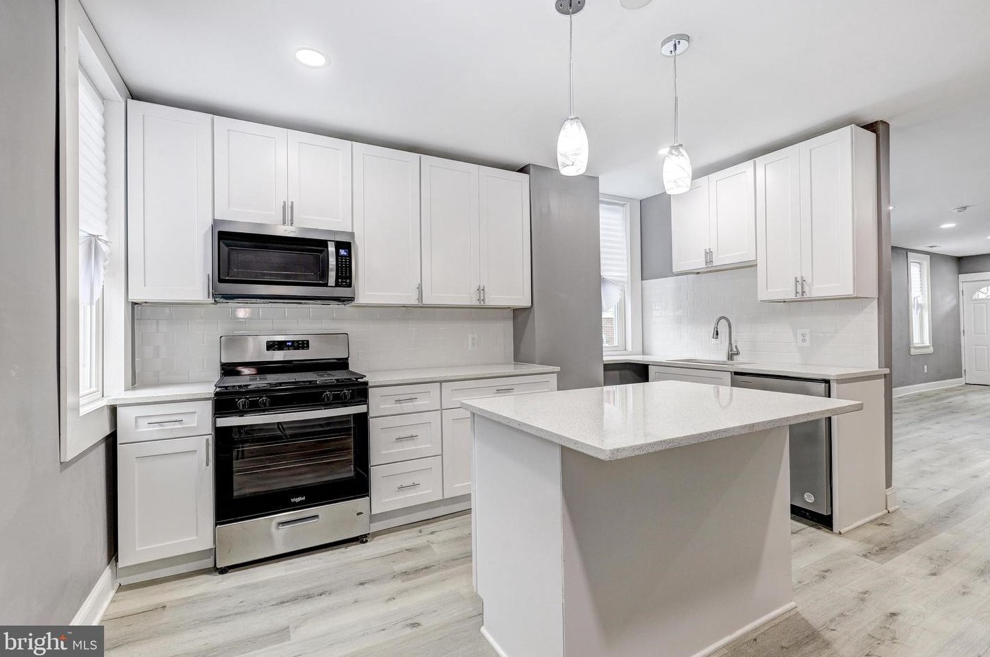 501 35th St, Baltimore, MD 21218-2550