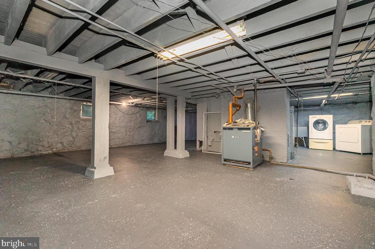 2701 Whitney Ave, Baltimore MD 21215-4026 exterior