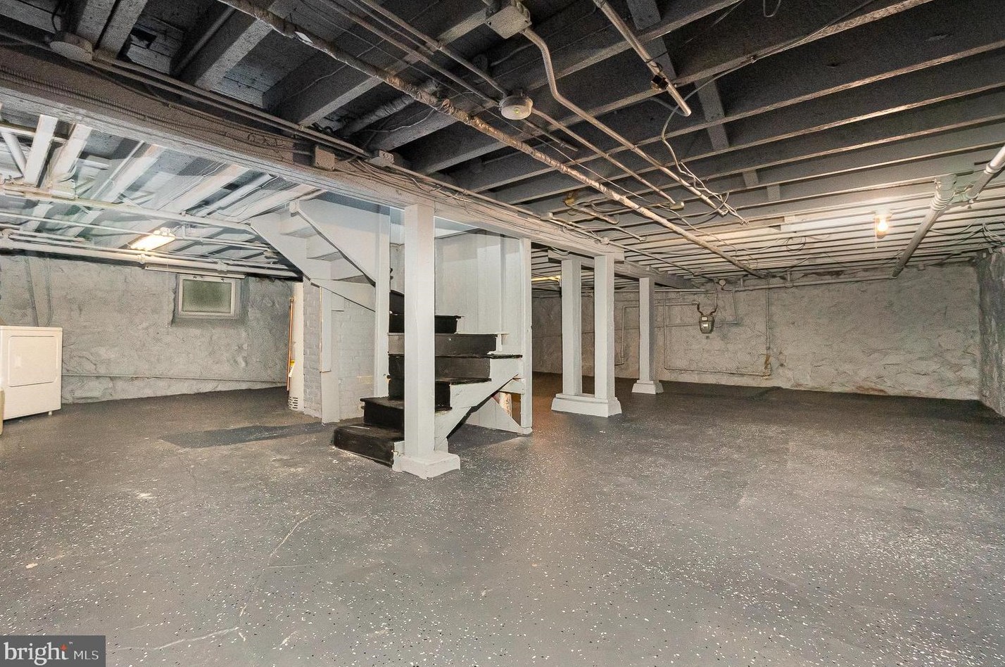 2701 Whitney Ave, Baltimore MD 21215-4026 exterior