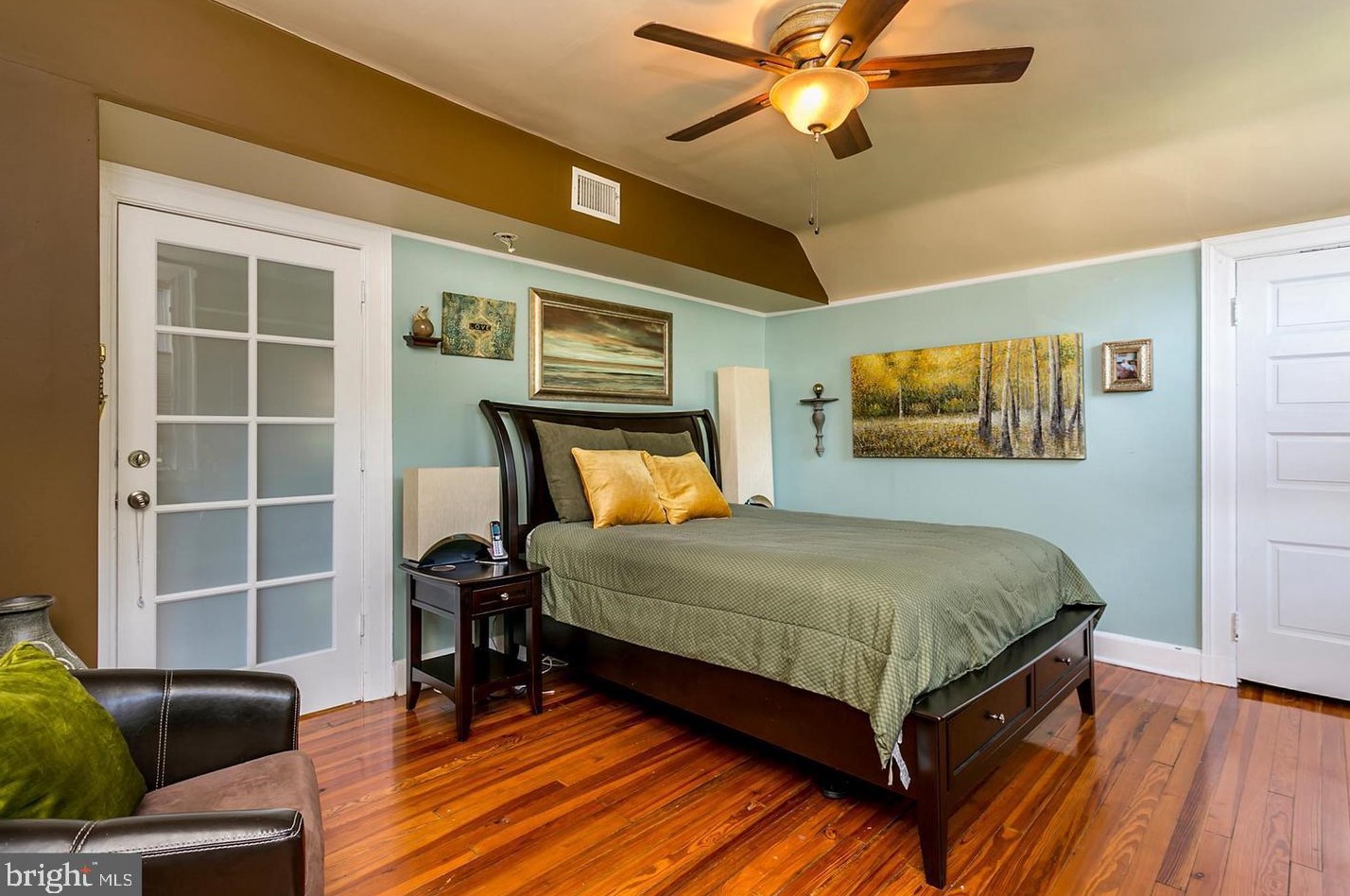 3205 Howard Park Ave, Baltimore MD 21207-6741 exterior