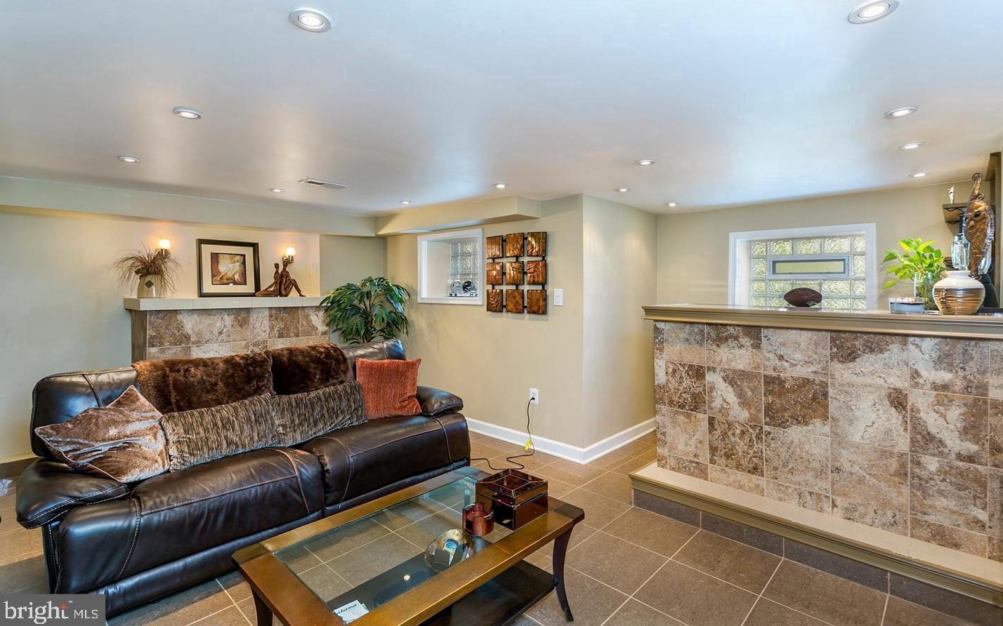 3205 Howard Park Ave, Baltimore MD 21207-6741 exterior