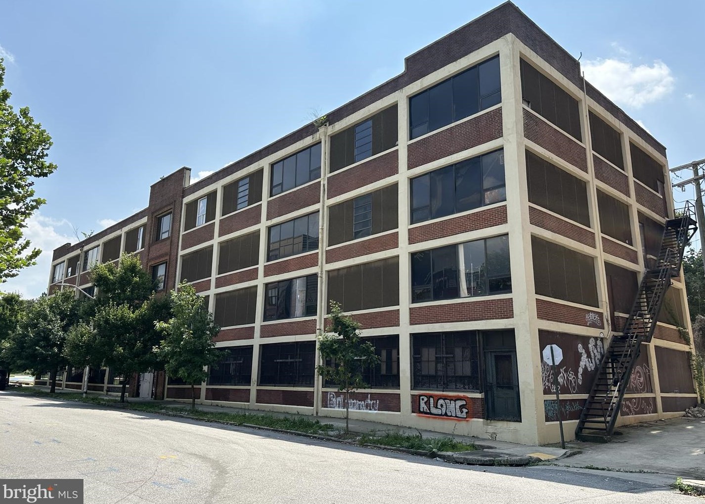 419 Oliver St, Baltimore, MD 21202-3065