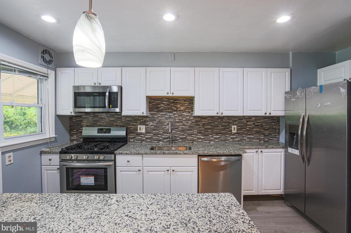 4902 Lindsay Rd, Baltimore MD 21229-1201 exterior