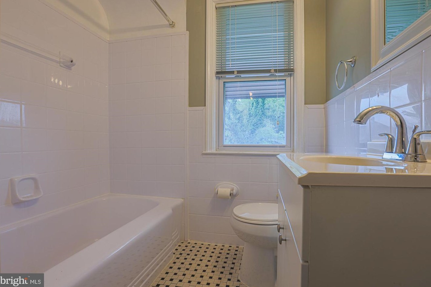 4902 Lindsay Rd, Baltimore MD 21229-1201 exterior