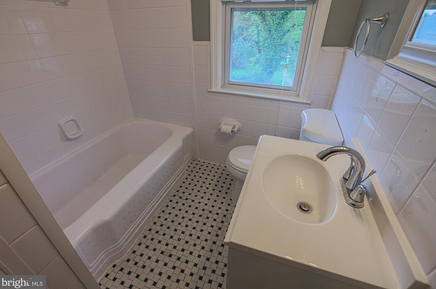 4902 Lindsay Rd, Baltimore MD 21229-1201 exterior