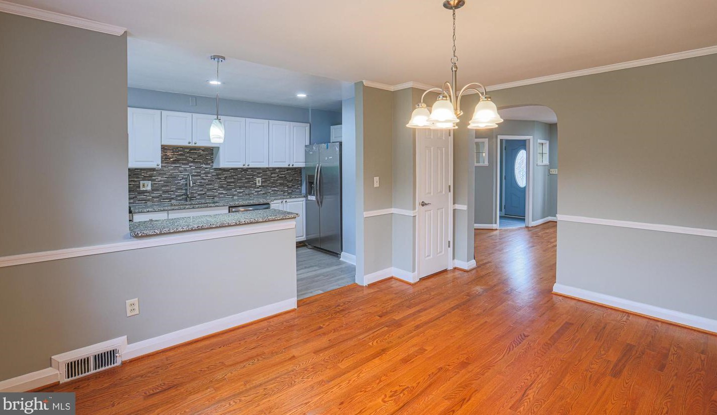 4902 Lindsay Rd, Baltimore MD 21229-1201 exterior