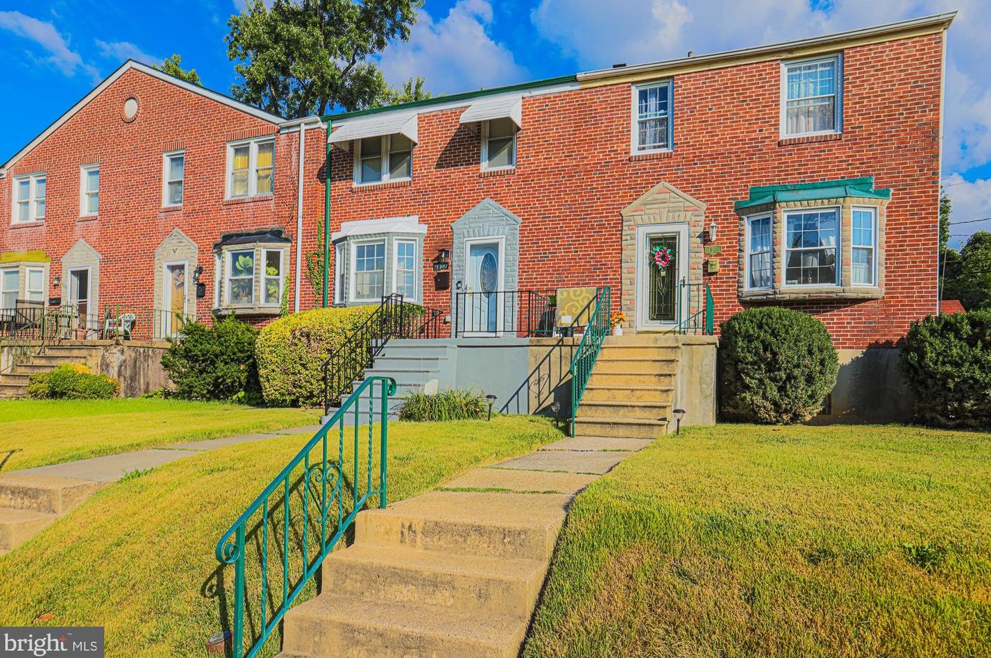 4902 Lindsay Rd, Baltimore, MD 21229-1235