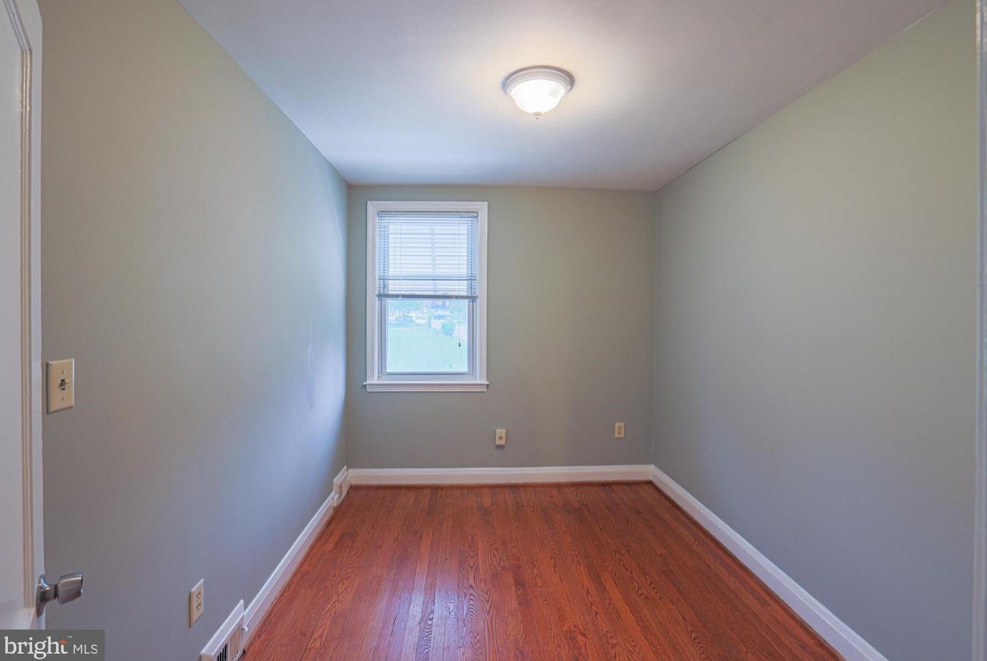 4902 Lindsay Rd, Baltimore MD 21229-1201 exterior