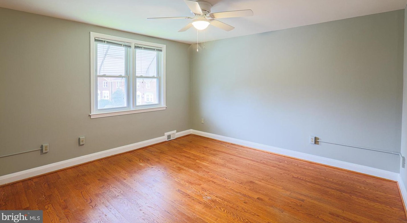 4902 Lindsay Rd, Baltimore MD 21229-1201 exterior