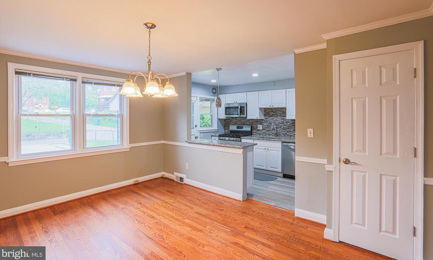 4902 Lindsay Rd, Baltimore MD 21229-1201 exterior