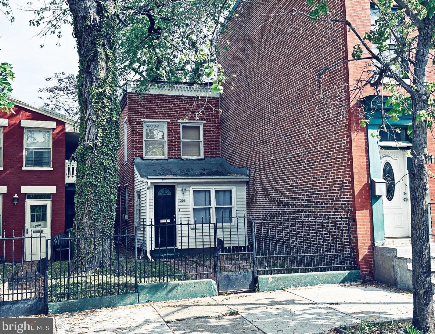 1206 Hollins St, Baltimore, MD 21223-2631