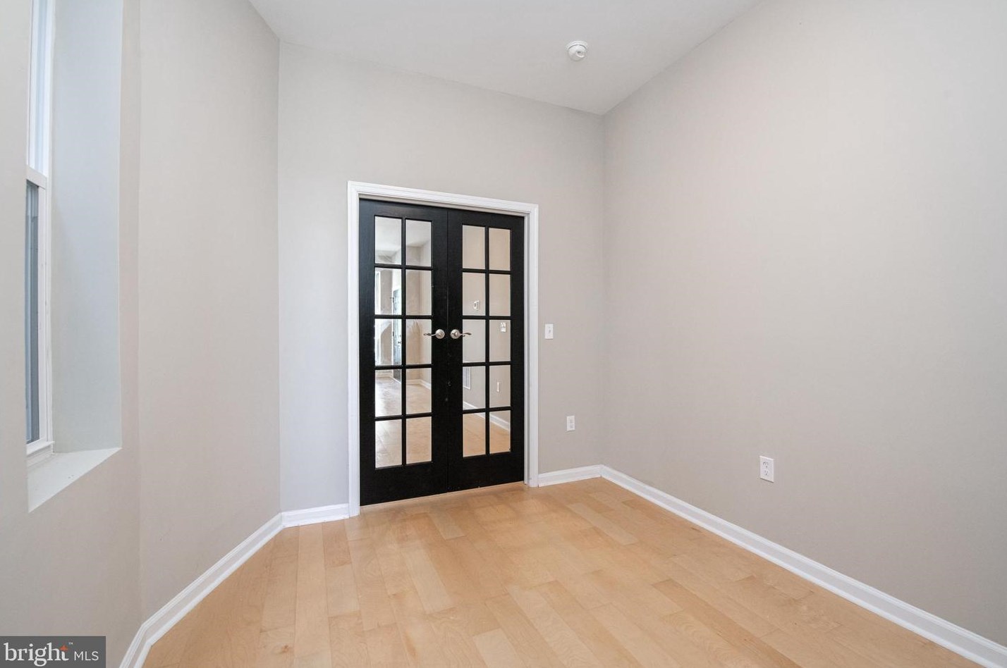 2412 Lakeview Ave, Baltimore MD  21217-4748 exterior