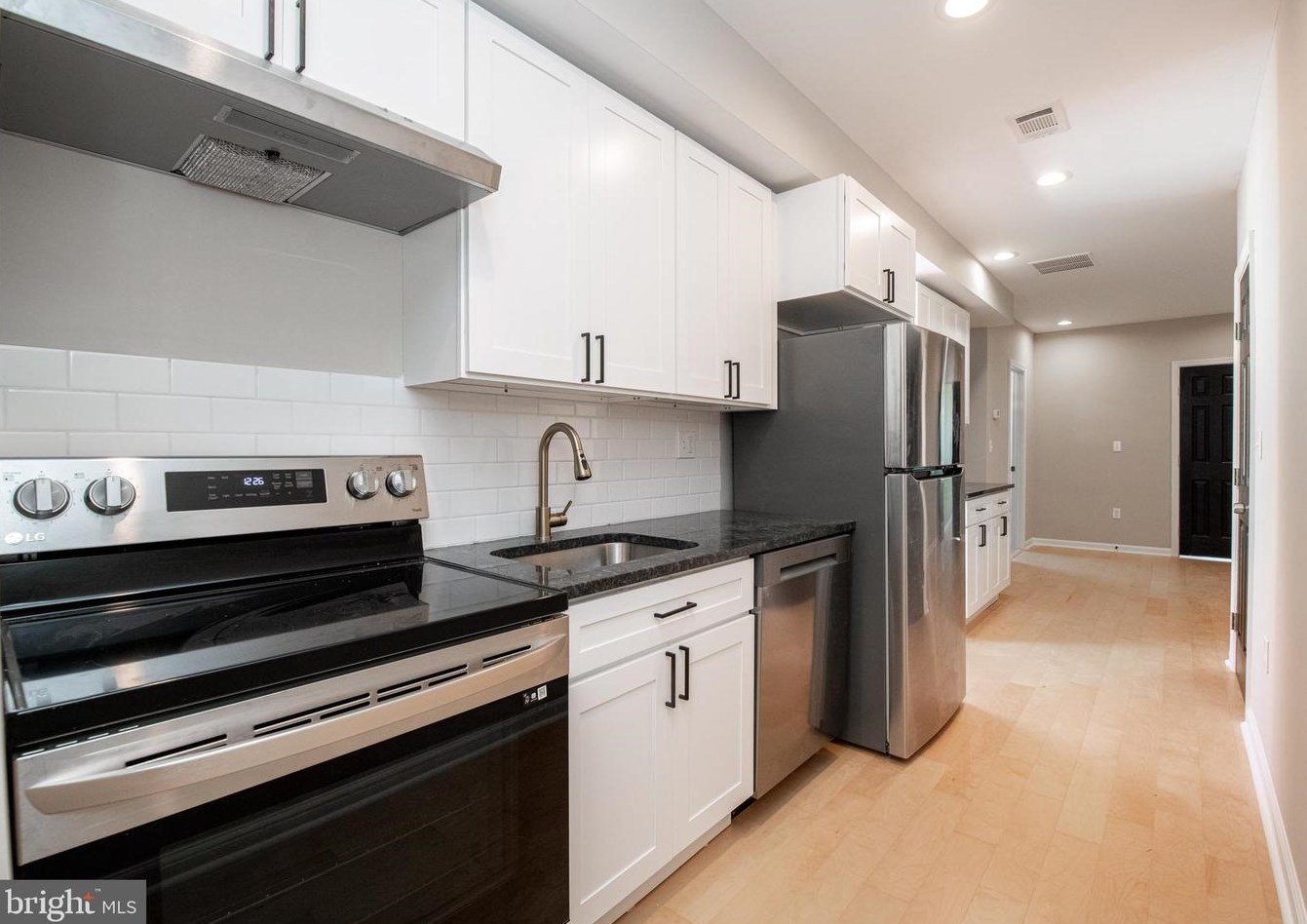 2412 Lakeview Ave, Baltimore MD  21217-4748 exterior