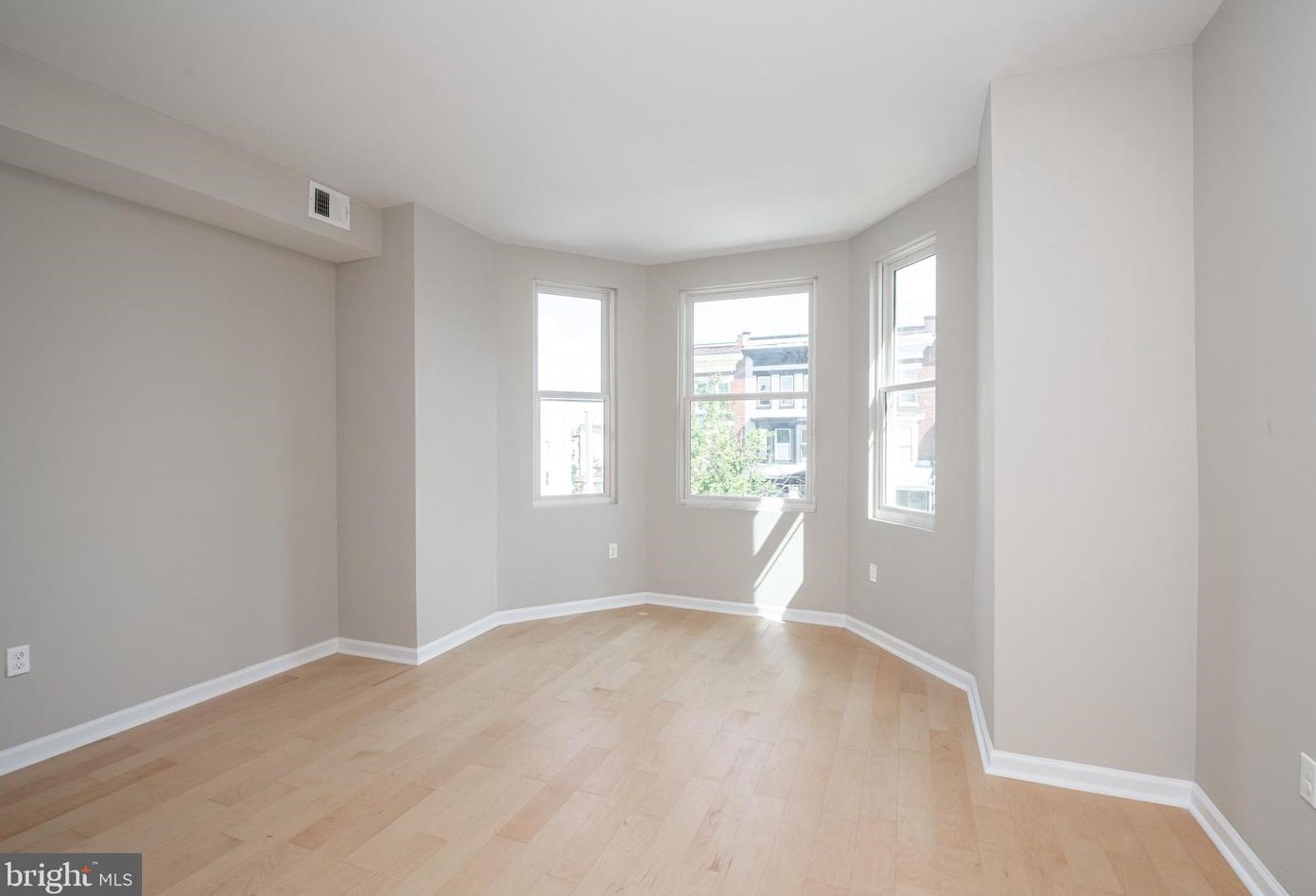 2412 Lakeview Ave, Baltimore MD  21217-4748 exterior