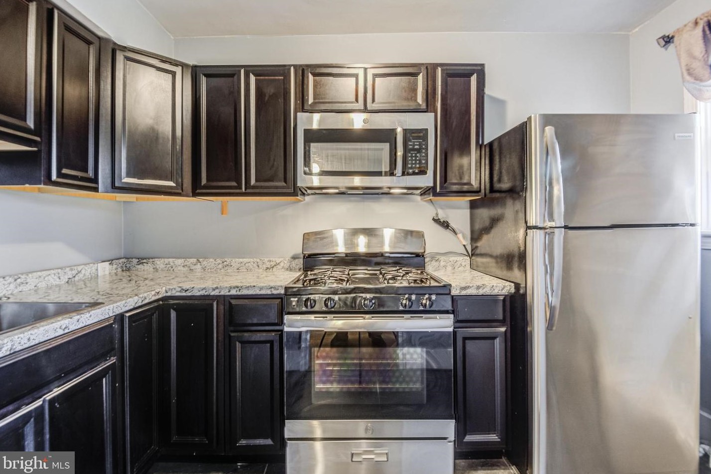 1106 Meridene Dr #2, Baltimore, MD 21239